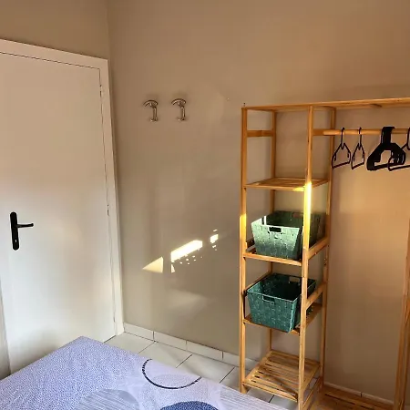 Center Yellow Apartment *