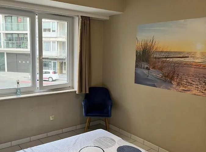 Center Yellow 公寓