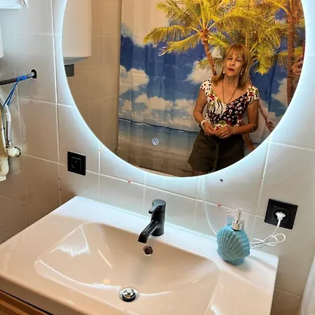 Center Yellow * Oostende