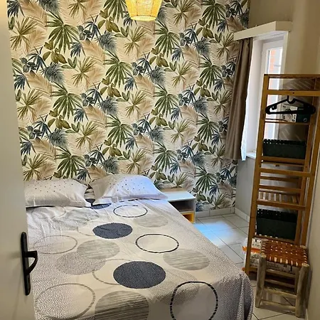 Center Yellow * Oostende